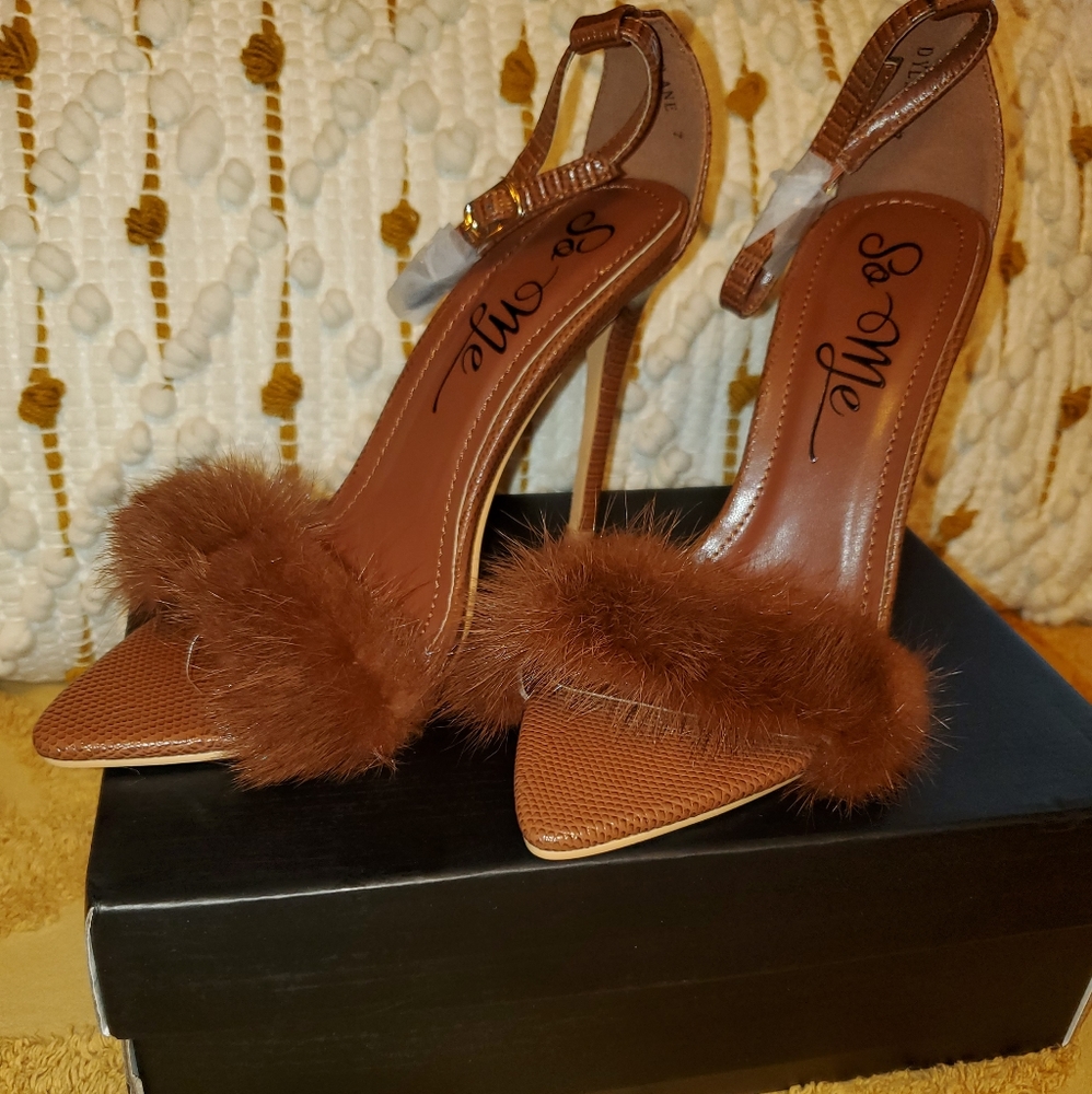 NWT Sexy Faux Fur Heels - Picture 2 of 4
